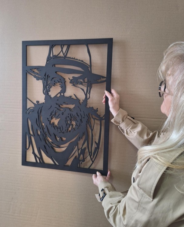 Nowoczesny portret ażurowy mężczyzny wycinany laserem z czarnego MDF 6mm styl loftowy