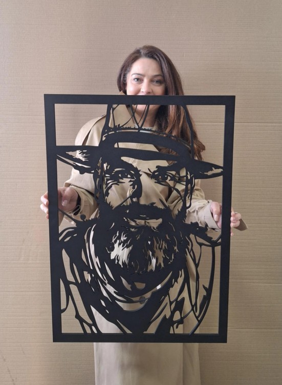 portret czarny mdf obraz jednowarstwowy facet w kapeluszu